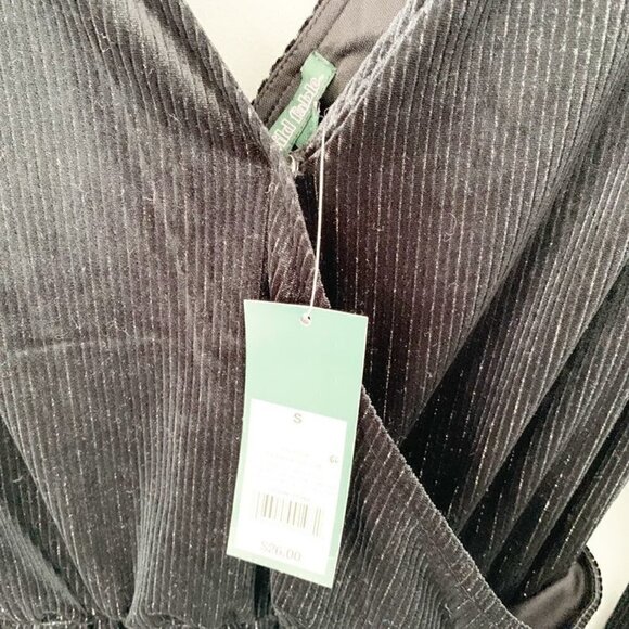 NEW Wild Fable black velvet long sleeve cross front shorts romper - Small - Picture 4 of 9